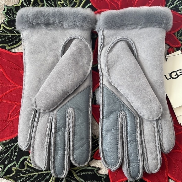 Brand New UGG Shearling Sheepskin Handsewn Touchscreen Gray Gloves Leather Trim - Picture 8 of 15